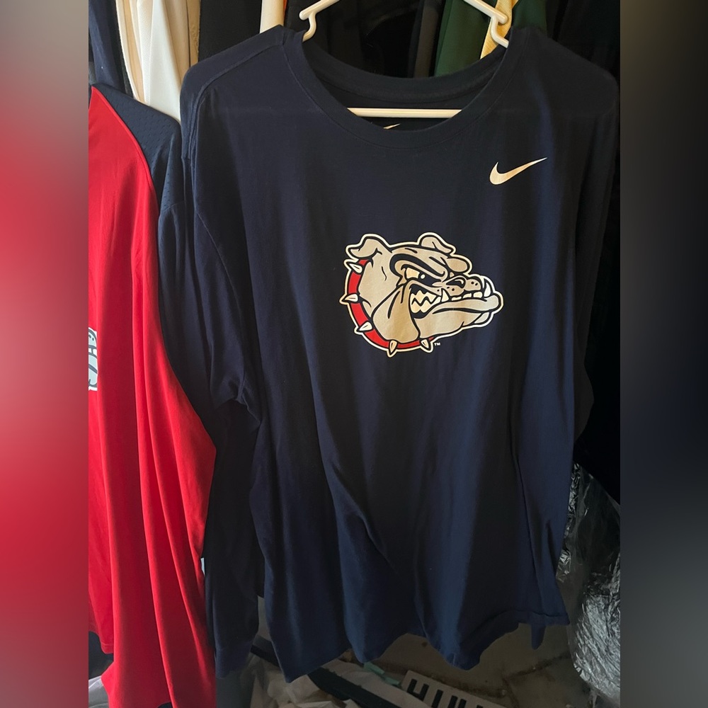 Men’s Gonzaga Bulldogs Nike XXL shirt. Like new! Excellent condition.